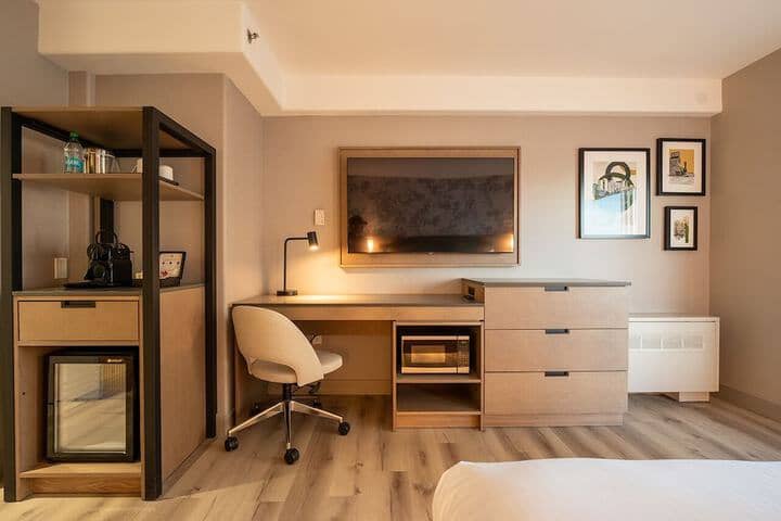 Room 6 of 56