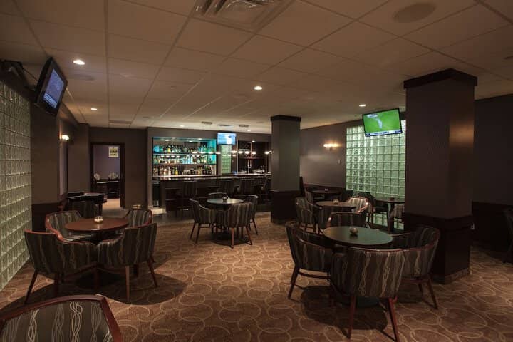 Lounge 45 of 56